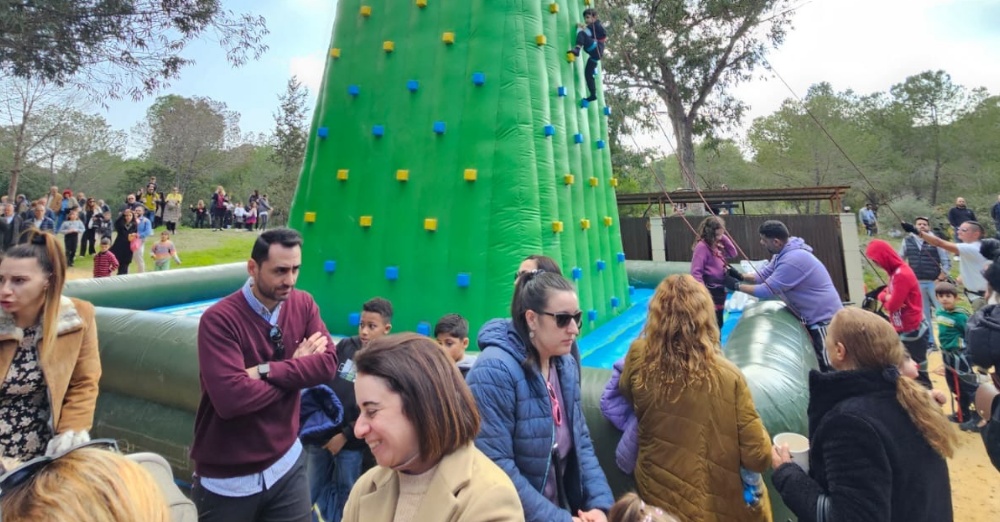 Τριήμερο γεμάτο δράση στο Χριστουγεννιάτικο Χωριό Πόλης Χρυσοχούς 🎄✨