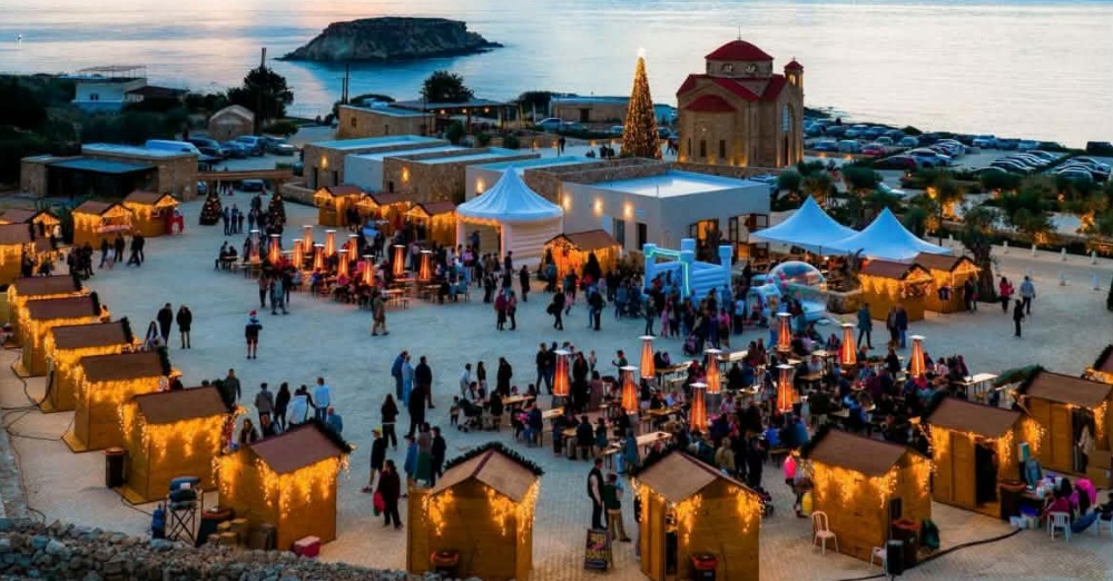 Κέρδισε τις εντυπώσεις το χριστουγεννιάτικο χωριό του του Cap St Georges Hotel & Resort