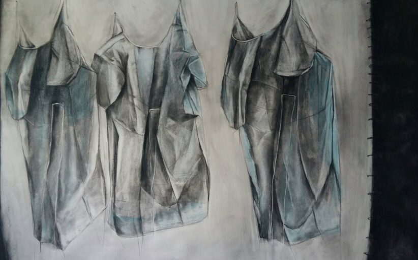 Πτυχές του Χρόνου: Η σιωπηλή μνήμη των αντικειμένων στη ζωγραφική της Μίριαμ Μακ Κόννον