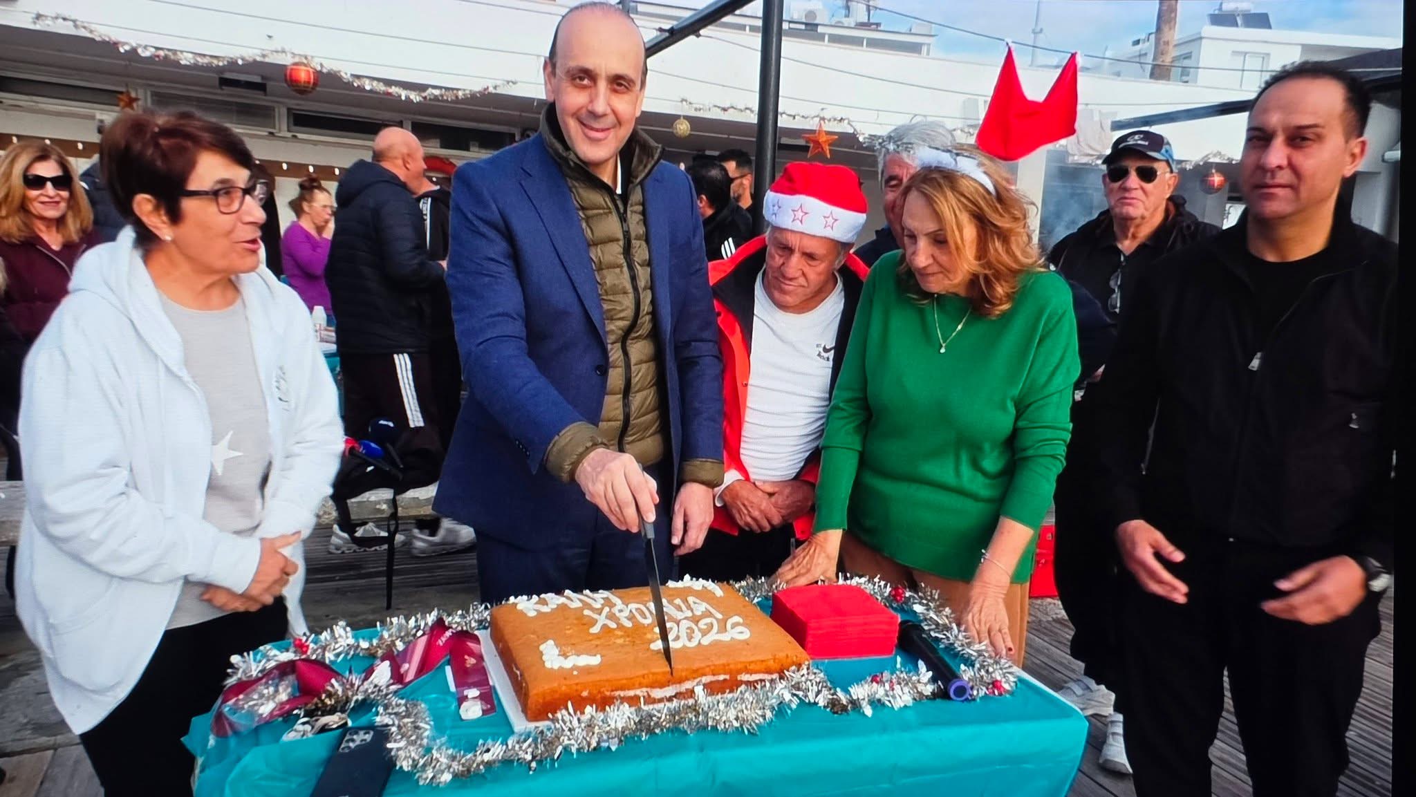 Με ζεστή καρδιά και το βλέμμα στη θάλασσα οι χειμερινοί κολυμβητές της Πάφου καλωσορίζουν το νέο έτος