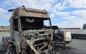 Κακόβουλη ενέργεια πίσω από την πυρκαγιά σε τρία οχήματα στην Πάφο