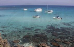 Οικονομική συνεισφορά ναυτιλίας εξήρε η Χατζημανώλη, ανάδειξη ποιοτικών χαρακτηριστικών τουρισμού ζητά ο Κουμής