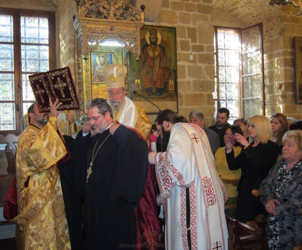 Δώδεκα χρόνια μαρτυρίας και πίστης στη Σαλαμίνα: Η πορεία του Ηγουμένου Ιωάννη στη Μονή του Αποστόλου Βαρνάβα
