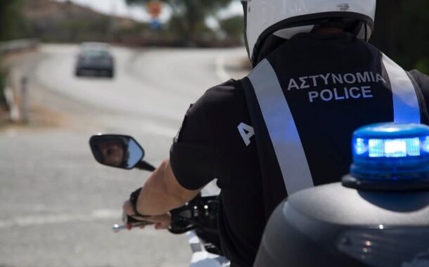 Άμεση βοήθεια από μέλη Αστυνομίας σε ζεύγος γονέων για μεταφορά του νηπίου τους σε νοσοκομείο