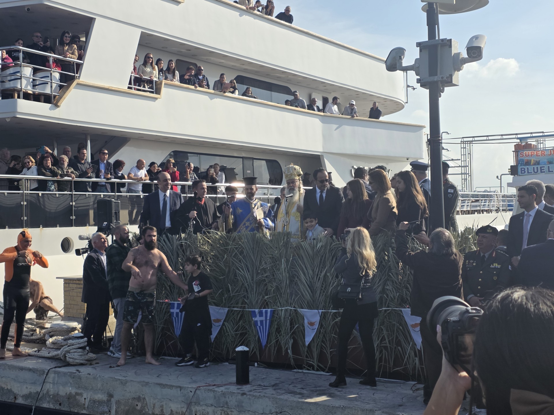 Με λαμπρότητα στην Πάφο ο φετινός επίσημος εορτασμός των Αγίων Θεοφανίων