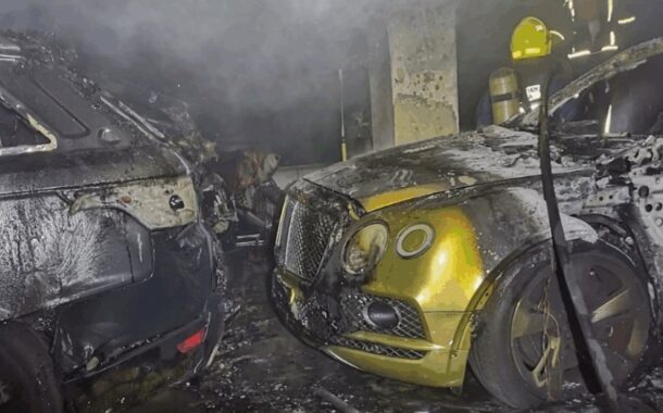 Κακόβουλη ενέργεια η φωτιά σε έκθεση οχημάτων στη Μεσόγη, εκτιμά η Αστυνομία