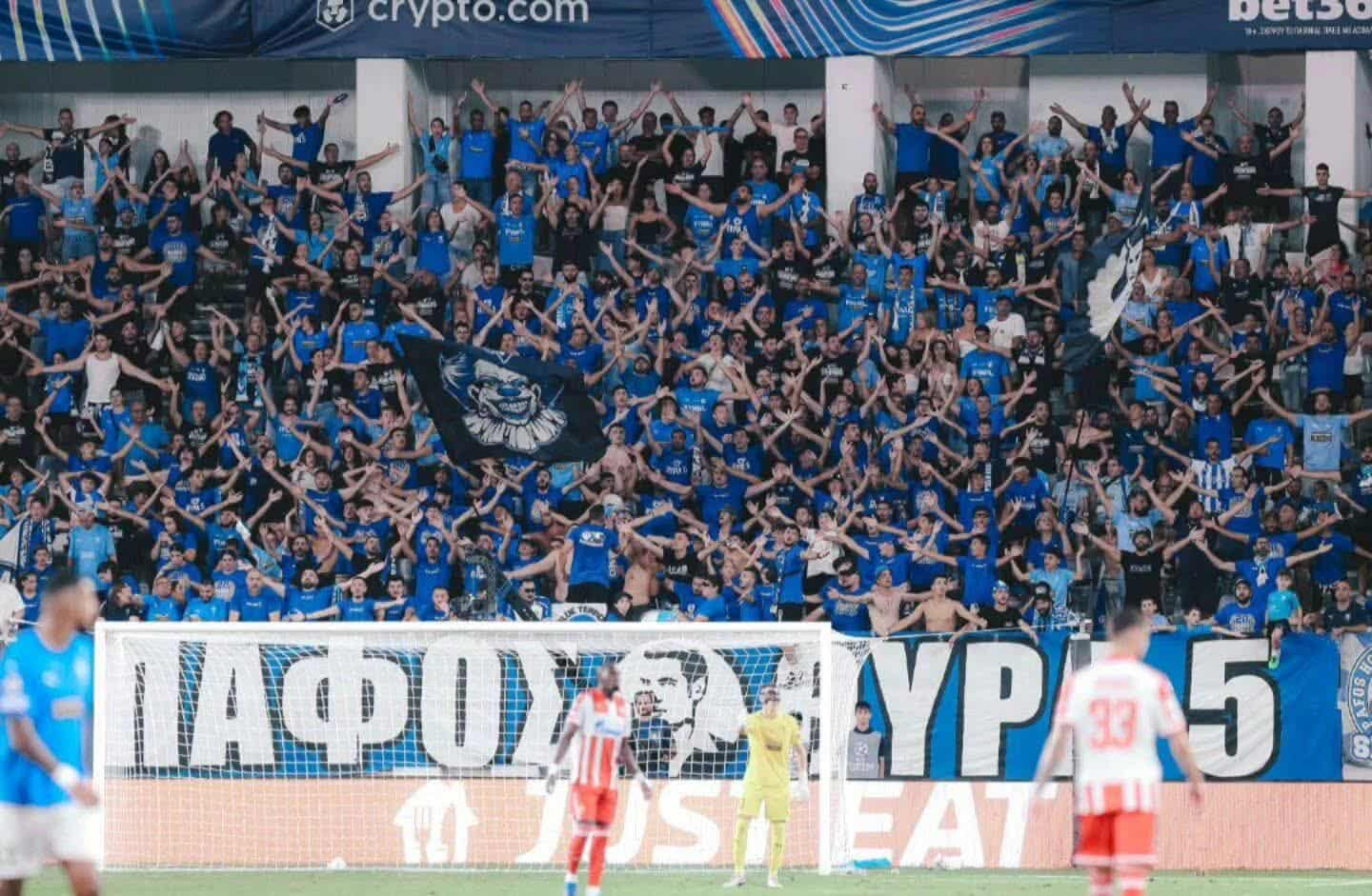 Ξέσπασε ο κόσμος