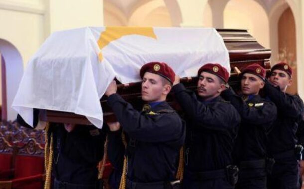 Λαός και πολιτεία απευθύνουν το «ύστατο χαίρε» στον Γιώργο Βασιλείου