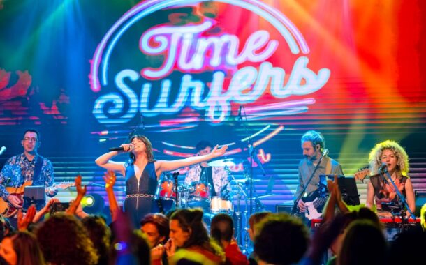 𝝤𝝞 𝗧𝗜𝗠𝗘 𝗦𝗨𝗥𝗙𝗘𝗥𝗦 𝝨𝝩𝝤 𝝘𝝠𝝚𝝢𝝩𝝞 𝝩𝝜𝝨 𝝩𝝨𝝞𝝟𝝢𝝤𝝥𝝚𝝡𝝥𝝩𝝜𝝨!