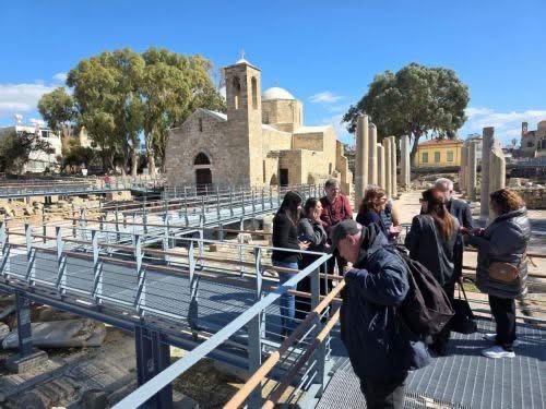 Νέα έργα εξήγγειλε η Κασσιανίδου σε επίσκεψη στον αρχαιολογικό χώρο Χρυσοπολίτισσας