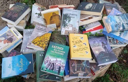 Δωρεά βιβλίων από το συγγραφέα Χριστάκη Ταπακούδη στο Σ.Κ.Ε. Χλώρακας
