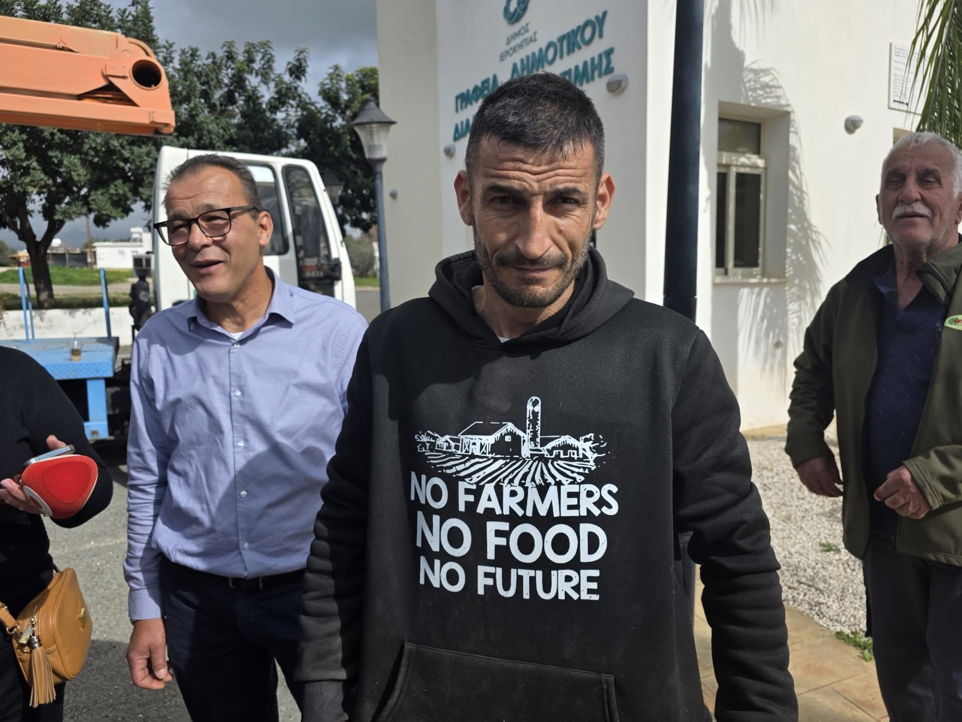 Συνάντηση με κτηνοτρόφους είχε ο Δ. Ιεροκήπιας για την πρόληψη του αφθώδη πυρετού