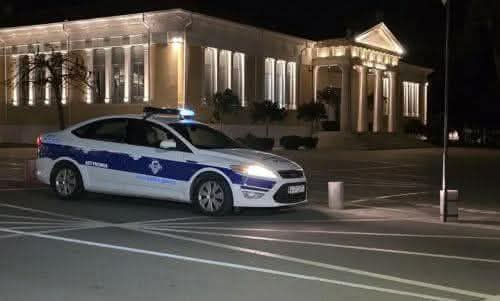 Το Δημοτικό Μέγαρο Πάφου φρουρείτο από Αστυνομία καθόλη την διάρκεια της νύχτας