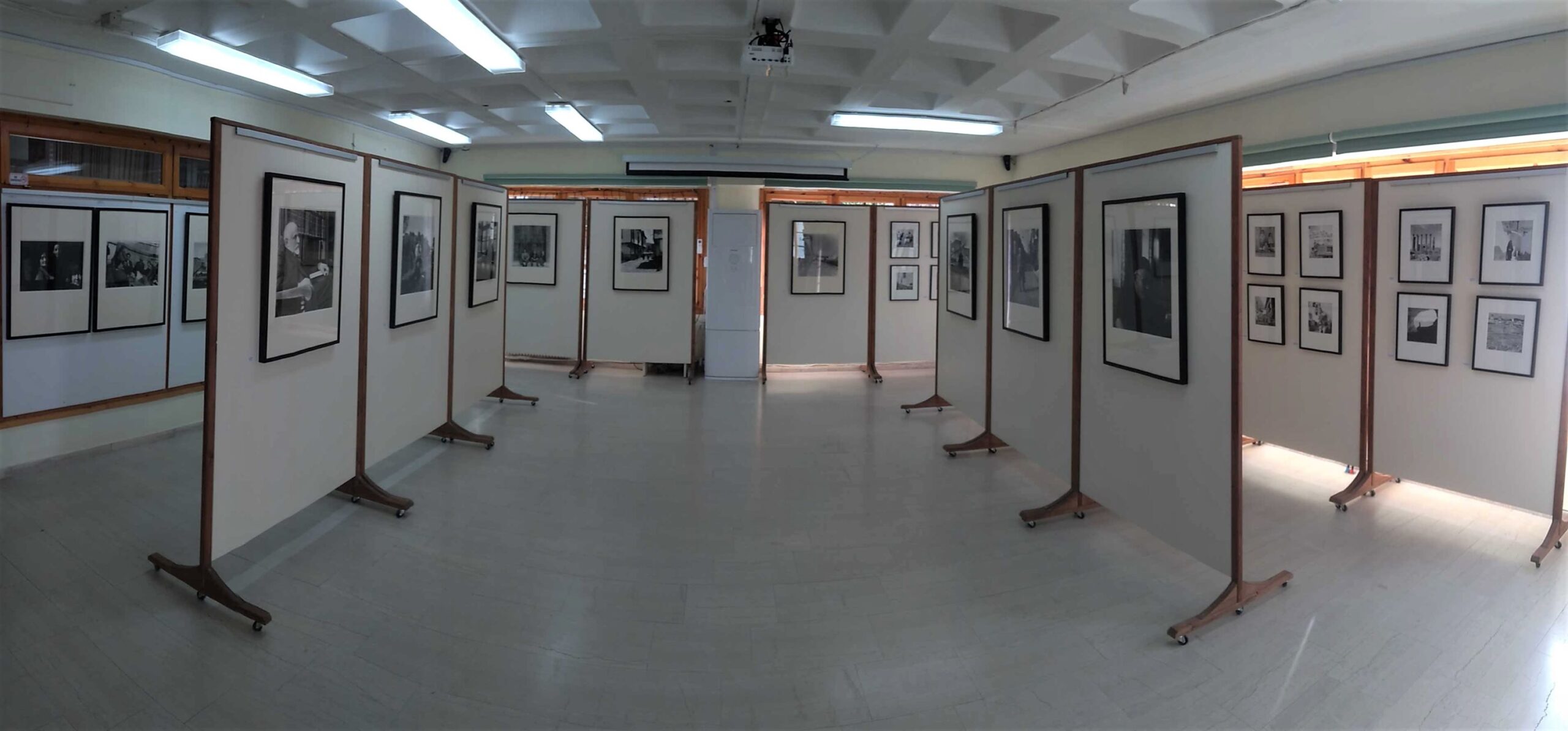 Έκθεση φωτογραφίας με τίτλο «Φωτογραφία Γένους Θηλυκού», τιμώντας την Ημέρα της Γυναίκας