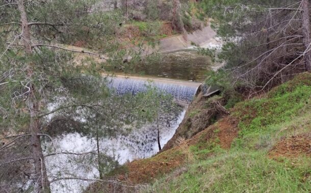 Υπερχείλισε το φράγμα Πωμού