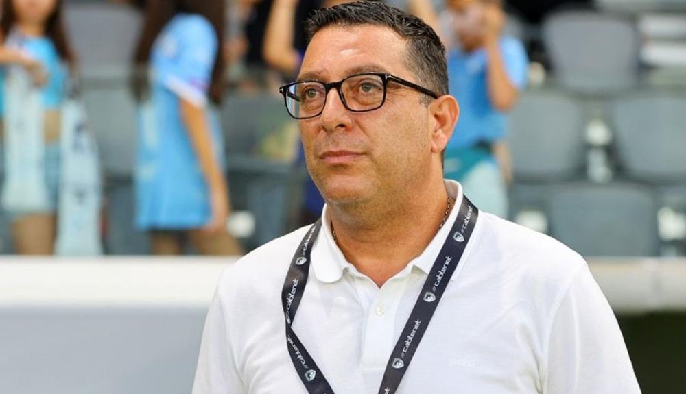 &Alpha;&pi;&epsilon;&beta;ί&omega;&sigma;&epsilon; &omicron; &pi;&alpha;&tau;έ&rho;&alpha;&sigmaf; &tau;&omicron;&upsilon; &Chi;ά&rho;&eta; &Theta;&epsilon;&omicron;&chi;ά&rho;&omicron;&upsilon;&sigmaf;