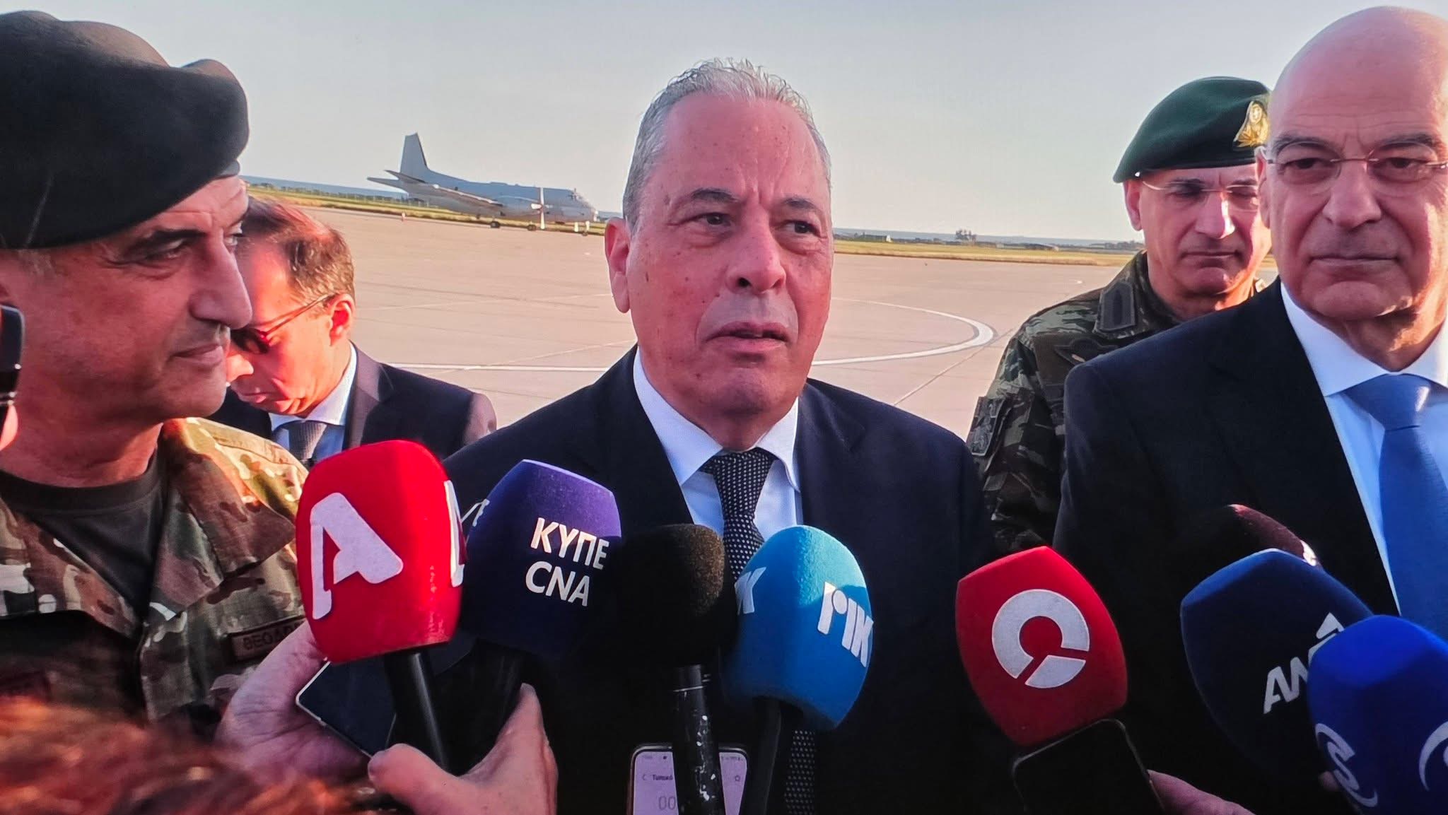 Η σχέση με Ελλάδα διαφυλάσσεται ως «κόρη οφθαλμού» λέει ο Πάλμας που επισκέφθηκε με Δένδια την βάση στην Πάφο