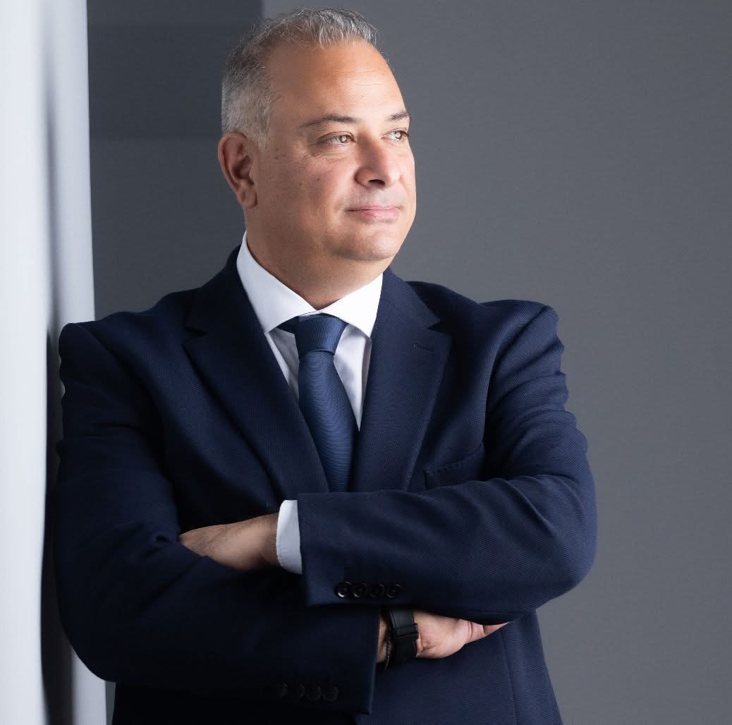 Μορφάκης Σολωμονίδης: Πλήθος κόσμου στο επιτελείο του