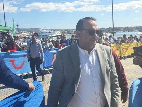 Η τουριστική δραστηριότητα στην Κύπρο συνεχίζεται απρόσκοπτα, λέει ο Υφ.Τουρισμού