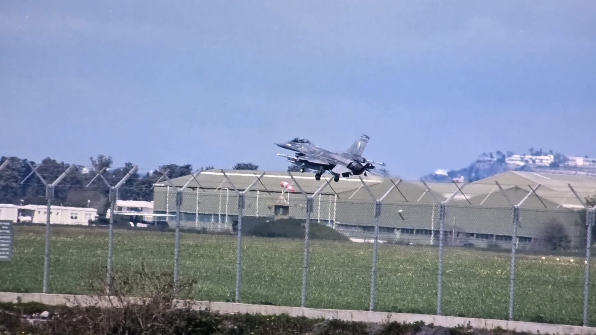Απογειώθηκαν  ξανά από την Πάφο τα F16, συνεχίζονται εκπαίδευση και περιπολίες πάνω από την Κύπρο