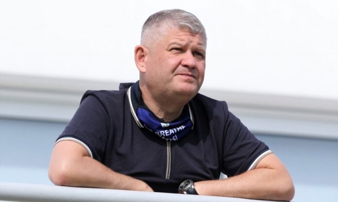 Φεύγει ο Ντουμποφ