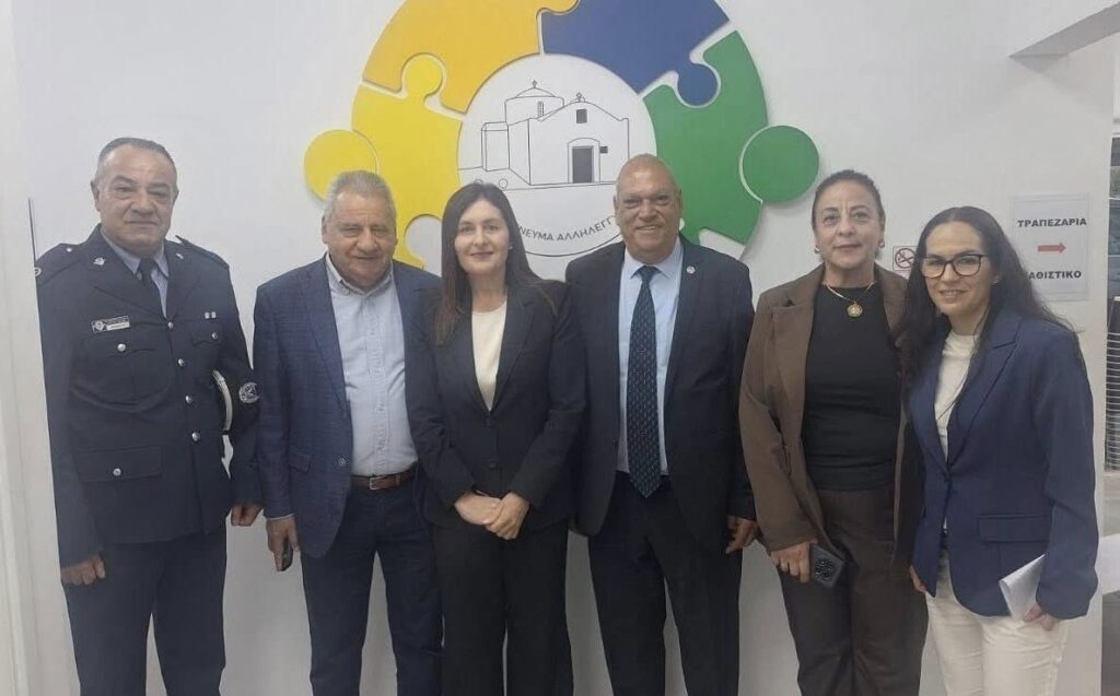 &Eta; &Kappa;ύ&pi;&rho;&omicron;&sigmaf; &pi;&alpha;&rho;&alpha;&mu;έ&nu;&epsilon;&iota; &epsilon;&pi;&iota;&kappa;&epsilon;&nu;&tau;&rho;&omega;&mu;έ&nu;&eta; &sigma;&tau;&omicron;&nu; &sigma;&tau;ό&chi;&omicron; &tau;&eta;&sigmaf; &epsilon;&pi;&alpha;&nu;έ&nu;&alpha;&rho;&xi;&eta;&sigmaf; &tau;&omega;&nu; &sigma;&upsilon;&nu;&omicron;&mu;&iota;&lambda;&iota;ώ&nu; &epsilon;ί&pi;&epsilon;