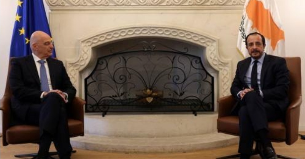 &Eta; &Epsilon;&lambda;&lambda;ά&delta;&alpha; &epsilon;ί&nu;&alpha;&iota; &pi;ά&nu;&tau;&alpha; &delta;ί&pi;&lambda;&alpha; &sigma;&tau;&eta;&nu; &Kappa;ύ&pi;&rho;&omicron;, &epsilon;ί&pi;&epsilon;