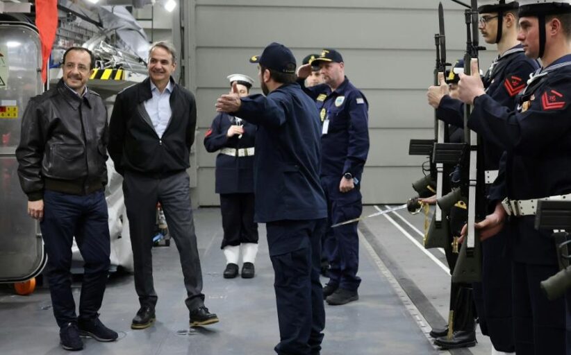 Επίσκεψη Μακρόν στο Charles de Gaulle και Χριστοδουλίδη - Μητσοτάκη στο Κίμων