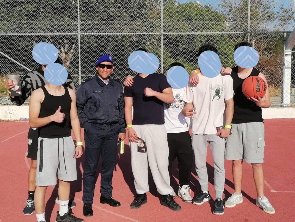 &Epsilon;&nu;&eta;&mu;&epsilon;&rho;&omega;&tau;&iota;&kappa;ή &epsilon;&kappa;&sigma;&tau;&rho;&alpha;&tau;&epsilon;ί&alpha; &sigma;&tau;&eta;&nu; &Pi;ά&phi;&omicron; &gamma;&iota;&alpha; &tau;&iota;&sigmaf; &kappa;&rho;&omicron;&tau;ί&delta;&epsilon;&sigmaf;