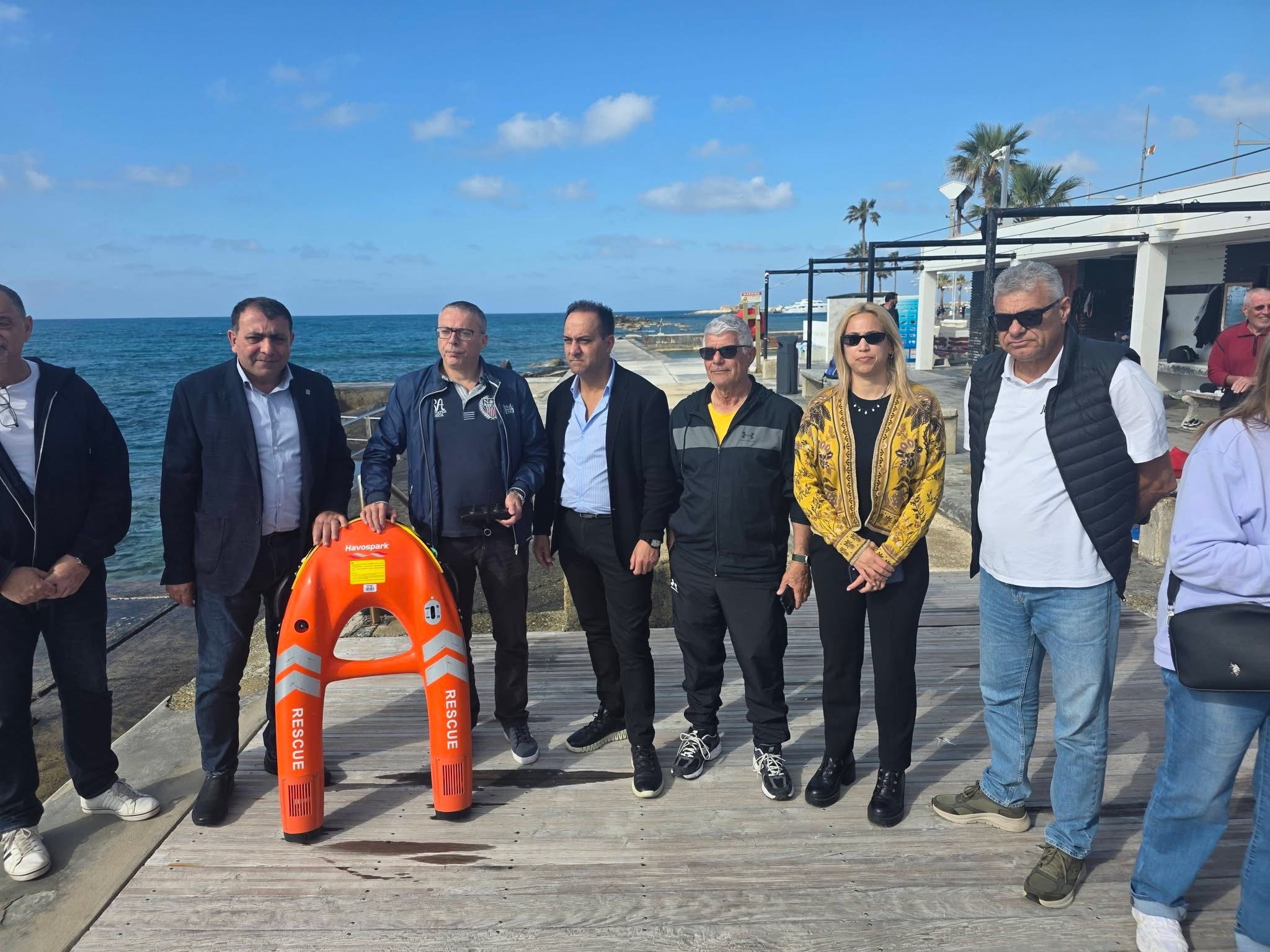 Ενίσχυση της ασφάλειας στις παραλίες της Πάφου με πρωτοποριακό τηλεκατευθυνόμενο σωσίβιο