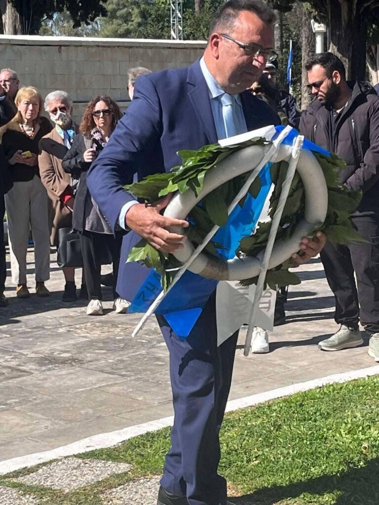 &Eta; &Kappa;&omicron;ί&lambda;&eta; &tau;ί&mu;&eta;&sigma;&epsilon; &tau;&alpha; 200 &chi;&rho;ό&nu;&iota;&alpha; &mu;&nu;ή&mu;&eta;&sigmaf; &alpha;&pi;ό &tau;&eta;&nu; &eta;&rho;&omega;&iota;&kappa;ή Έ&xi;&omicron;&delta;&omicron; &tau;&omicron;&upsilon; &Mu;&epsilon;&sigma;&omicron;&lambda;&omicron;&gamma;&gamma;ί&omicron;&upsilon;