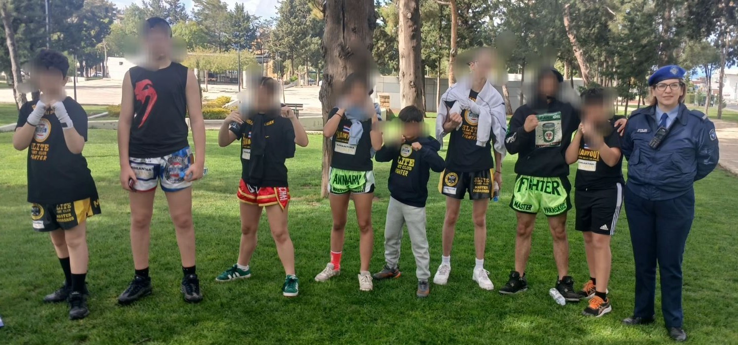 Ενημερωτική εκστρατεία από μέλη της Κοινοτικής Αστυνόμευσης Πάφου για την πρόληψη της χρήσης κροτίδων και της νεανικής παραβατικότητας