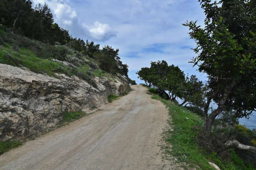Βελτίωση δρόμου Λουτρών Αφροδίτης - Φοντάνα Αμορόζα ζητούν οι Δήμοι Ακάμα - Π. Χρυσοχούς