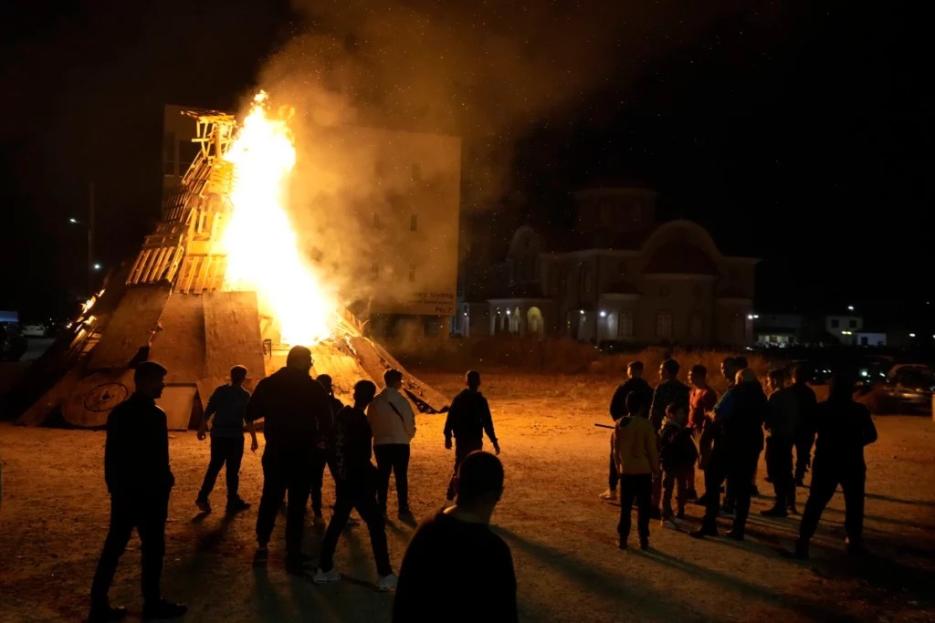 Σε 121 κλήσεις για λαμπρατζιές ανταποκρίθηκε η Πυροσβεστική το τελευταίο πενθήμερο