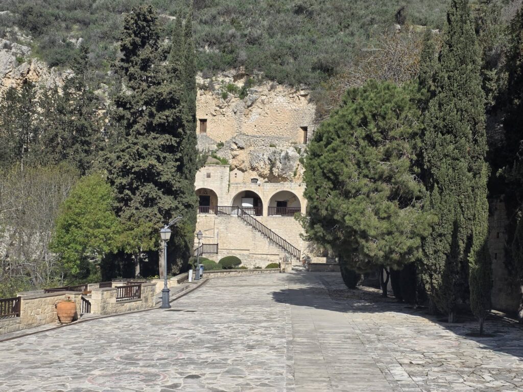 &Alpha;&phi;&iota;έ&rho;&omega;&mu;&alpha; &sigma;&tau;&omicron;&nu; Ά&gamma;&iota;&omicron; &Nu;&epsilon;ό&phi;&upsilon;&tau;&omicron;