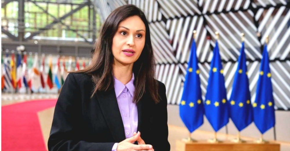 Τελικά θα πάει καθηγήτρια η υπουργός Γεωργίας