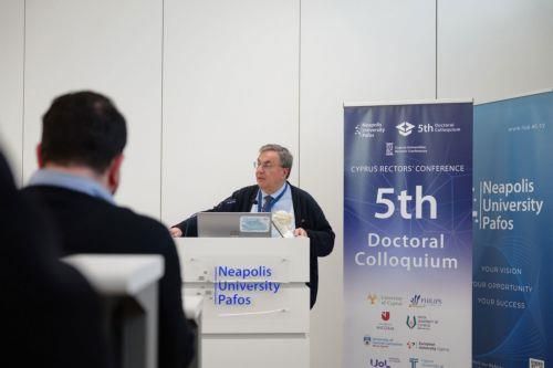 &Tau;&omicron; &pi;&alpha;&rho;&alpha;&gamma;ό&mu;&epsilon;&nu;&omicron; &epsilon;&pi;&iota;&sigma;&tau;&eta;&mu;&omicron;&nu;&iota;&kappa;ό έ&rho;&gamma;&omicron; &sigma;&tau;&omicron; 5&omicron; Doctoral Colloquium &tau;&eta;&sigmaf; &Sigma;&upsilon;&nu;ό&delta;&omicron;&upsilon; &Pi;&rho;&upsilon;&tau;ά&nu;&epsilon;&omega;&nu; &Kappa;ύ&pi;&rho;&omicron;&upsilon;