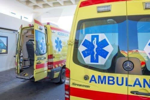 Φωτιά τα ξημερώματα σε τέσσερα ασθενοφόρα σε κλινική στη Γεροσκήπου