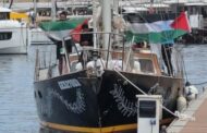 Παραμένει στο λιμανάκι της Κάτω Πάφου το πλοιάριο του Global Sumud Flotilla