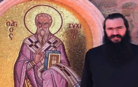 Θέση πιστών που στηρίζουν τον τέως Μητροπολίτη Πάφου Τυχικό