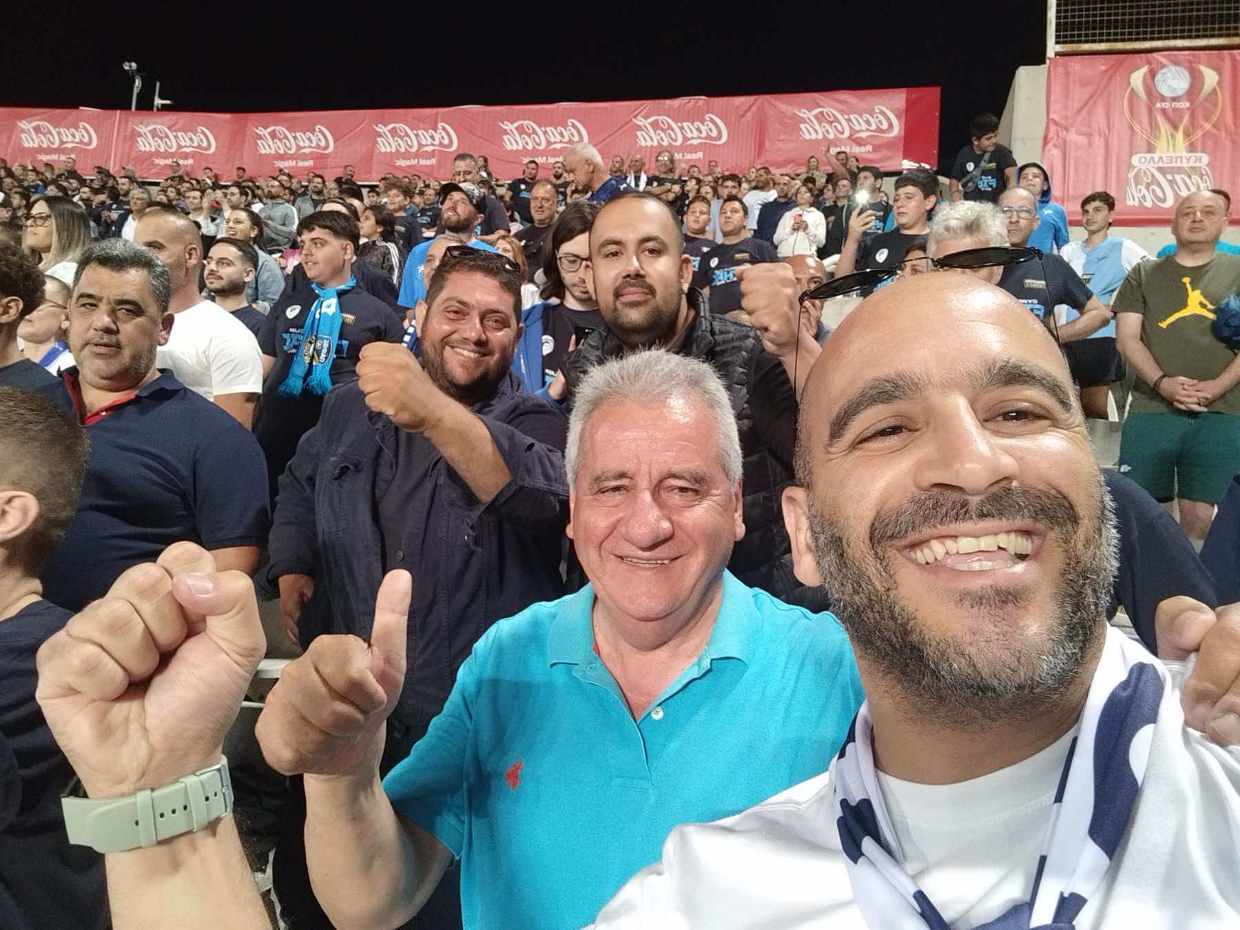 Πανηγυρίζει το Κύπελλο και ο Χαράλαμπος Πιττοκοπίτης