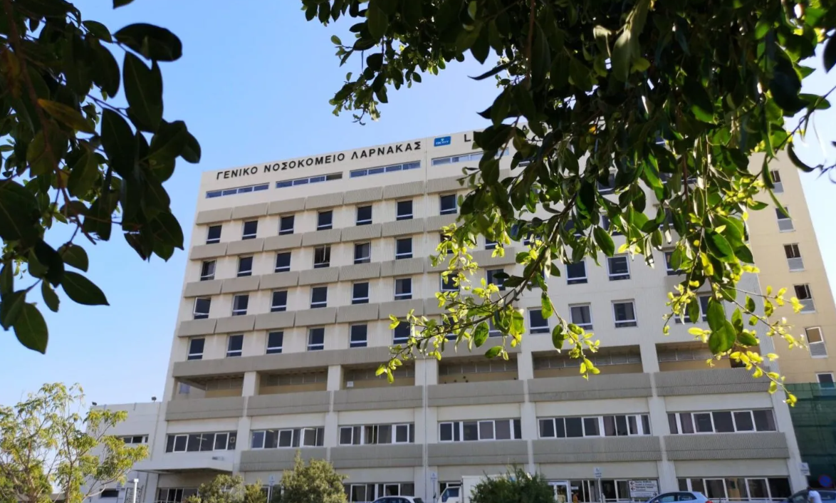 Νεκρός ο άνδρας που έπεσε από πολυκατοικία στη Λάρνακα για να αποφύγει έλεγχο της ΥΑΜ