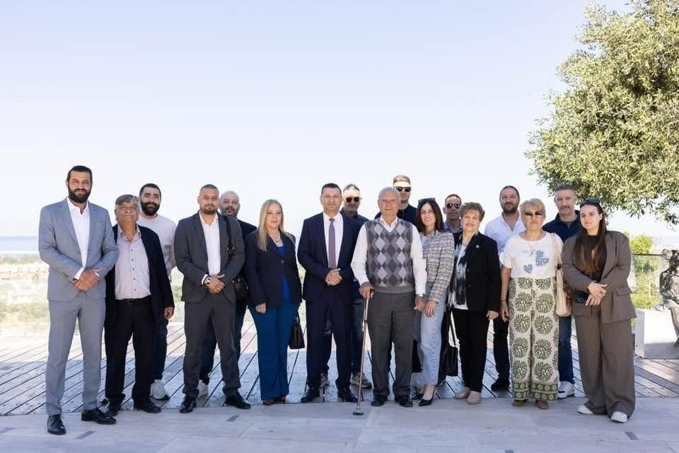 Ο Χαράλαμπος Πάζαρος υπέβαλε υποψηφιότητα για τις εκλογές της 24ης Μαΐου με στήριξη προσωπικοτήτων της Πάφου