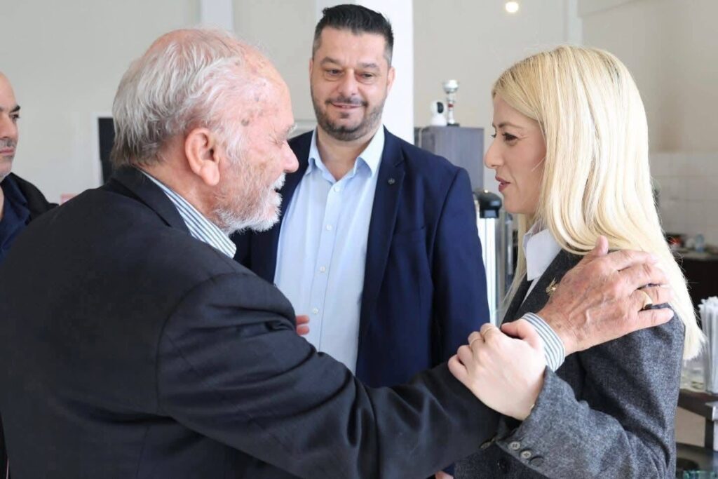 &Kappa;.&Sigma;. &Chi;&lambda;ώ&rho;&alpha;&kappa;&alpha;&sigmaf;: &Tau;&alpha; &sigma;&omega;&mu;&alpha;&tau;&epsilon;ί&alpha; &kappa;&alpha;&iota; &omicron;&iota; ό&mu;&iota;&lambda;&omicron;&iota; &mu;&pi;&omicron;&rho;&omicron;ύ&nu; &nu;&alpha; &chi;&rho;&eta;&sigma;&iota;&mu;&omicron;&pi;&omicron;&iota;&omicron;ύ&nu; &tau;&iota;&sigmaf; &epsilon;&gamma;&kappa;&alpha;&tau;&alpha;&sigma;&tau;ά&sigma;&epsilon;&iota;&sigmaf; &tau;&omicron;&upsilon; &Kappa;.&Sigma;. &Chi;&lambda;ώ&rho;&alpha;&kappa;&alpha;&sigmaf; &beta;ά&sigma;&epsilon;&iota; &delta;&iota;&alpha;&theta;&epsilon;&sigma;&iota;&mu;ό&tau;&eta;&tau;&alpha;&sigmaf;