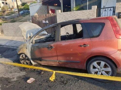 Ίχνη εύφλεκτης ύλης σε καμένο όχημα στην Τρεμιθούσα