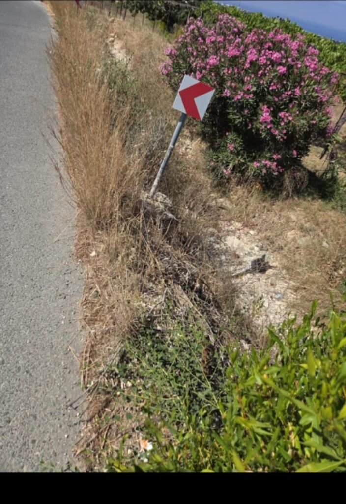 &Epsilon;&pi;&iota;&kappa;ί&nu;&delta;&upsilon;&nu;&eta; &kappa;&alpha;&theta;ί&zeta;&eta;&sigma;&eta; &sigma;&tau;&eta; &Lambda;&epsilon;&omega;&phi;ό&rho;&omicron; &Alpha;&pi;&omicron;&sigma;&tau;ό&lambda;&omicron;&upsilon; &Pi;&alpha;ύ&lambda;&omicron;&upsilon; &mu;&epsilon;&tau;&alpha;&xi;ύ Έ&mu;&pi;&alpha;&sigmaf; &kappa;&alpha;&iota; &Tau;ά&lambda;&alpha;&sigmaf; , &pi;&alpha;&rho;&epsilon;&mu;&beta;ά&sigma;&epsilon;&iota;&sigmaf; &zeta;&eta;&tau;ά &eta; &Tau;&rho;&omicron;&chi;&alpha;ί&alpha; &Pi;ά&phi;&omicron;&upsilon;