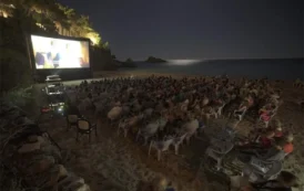 Θερινό σινεμά στην Παραλία Μανδριών