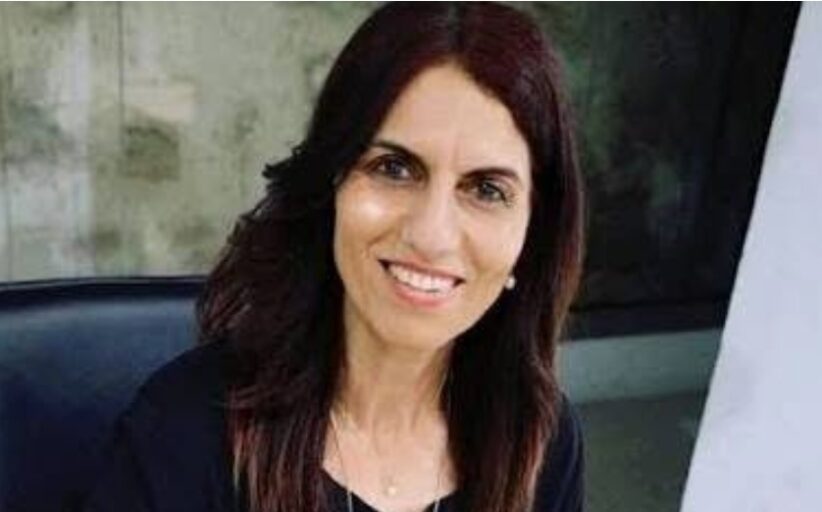 Η Αναστασία Νεοκλέους συνεχίζει να υπηρετεί την Κύπρο μέσα από την ποίηση και το τραγούδι