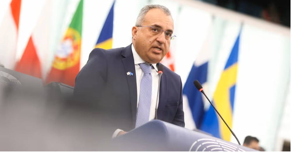 Πρωτοβουλία Χατζηπαντέλα: Τρίτο βήμα για τη διεκδίκηση ευρωπαϊκών κονδυλίων για εκτοπισμένους