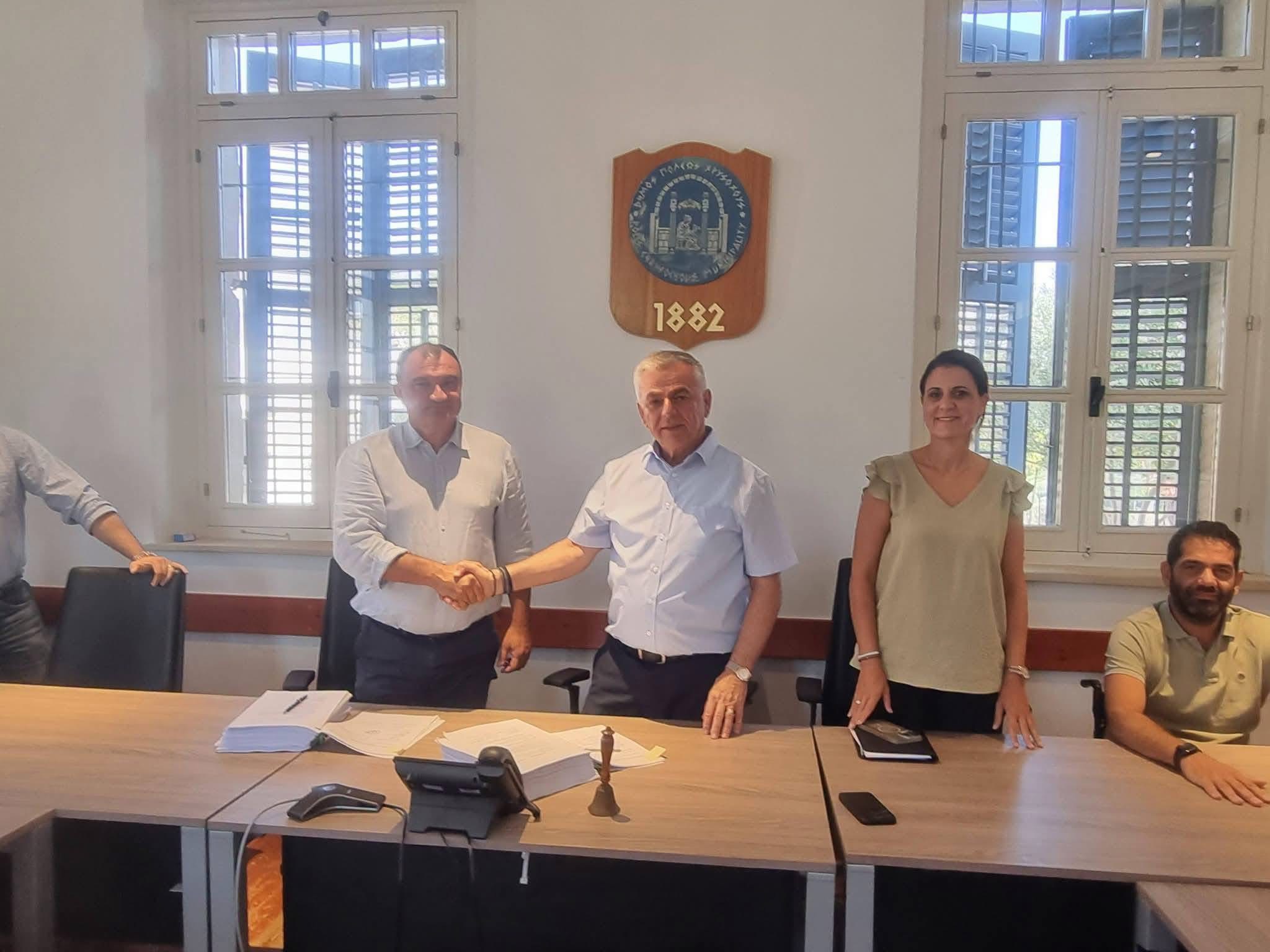 Υπογραφή συμβολαίου για το έργο «Ανέγερση Αμφιθεάτρου στο Δήμο Πόλης Χρυσοχούς»